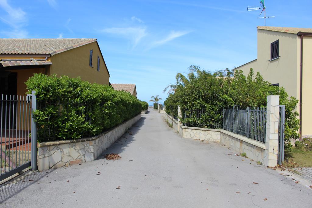 Casa Vacanze Roccella Beach Campofelice Di Roccella Exterior photo