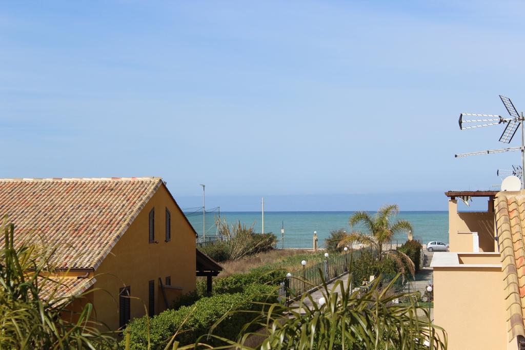 Casa Vacanze Roccella Beach Campofelice Di Roccella Exterior photo