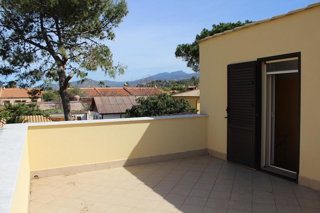 Casa Vacanze Roccella Beach Campofelice Di Roccella Exterior photo