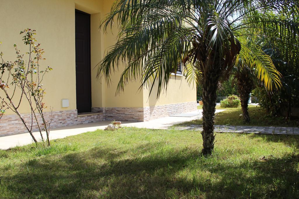 Casa Vacanze Roccella Beach Campofelice Di Roccella Exterior photo