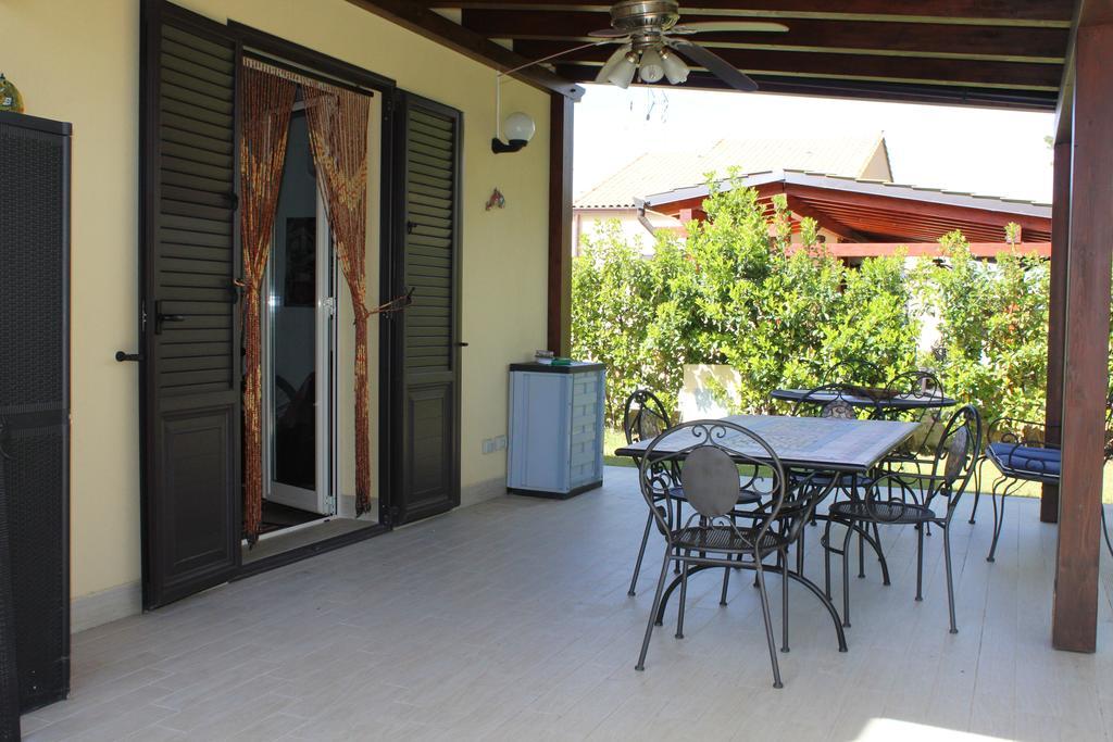 Casa Vacanze Roccella Beach Campofelice Di Roccella Exterior photo